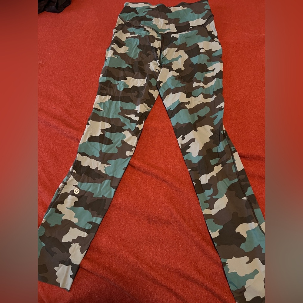🍋 LULULEMON Base Pace High-Rise HR Crop 25 Camouflage Running Pant Tight
